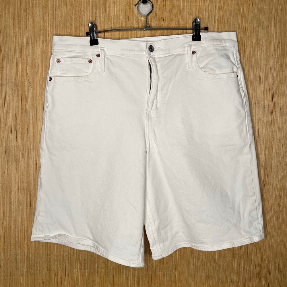 American Eagle Outfitters White Denim High Rise Bermuda Shorts Women's Size 16
